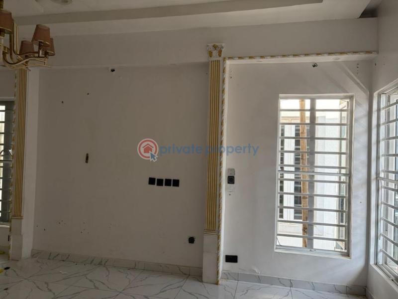 Spacious master bedroom - 2 1 bedroom Shared Apartment For Rent Orchid Road Lekki Lagos - 2