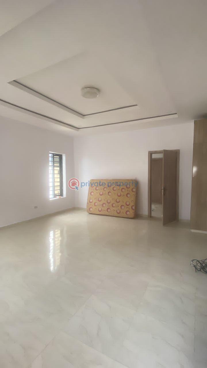 For rent Shared Apartment Gracefield Court Orchid Road Eleganza Bustop