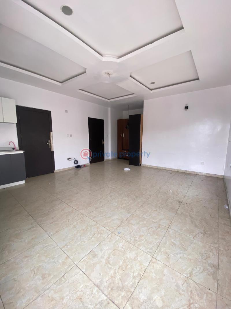 Spacious master’s bedroom with open fitted kitchen & balcony - 4 1 bedroom Shared Apartment For Rent Chevron Drive Lekki Lagos - 4