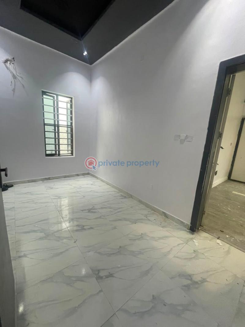 1 bedroom Mini Flat For Rent Chevron Angle View Estate Lekki Lagos - 1