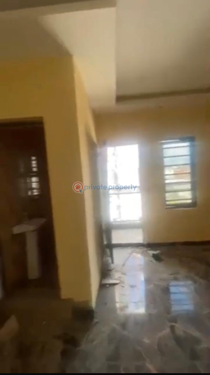 1 bedroom Mini Flat For Rent Adekunle Yaba Lagos - 2