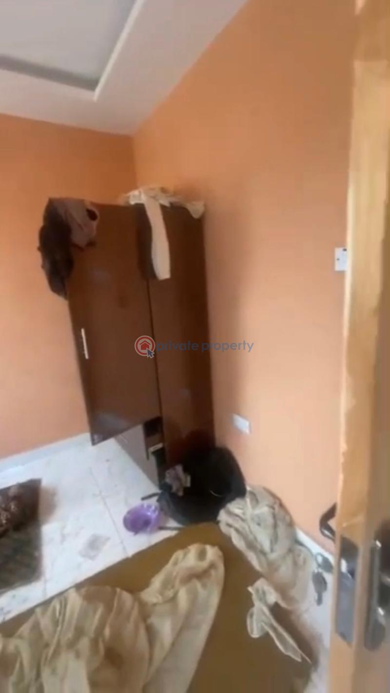 1 bedroom Mini Flat For Rent Adekunle Yaba Lagos - 3