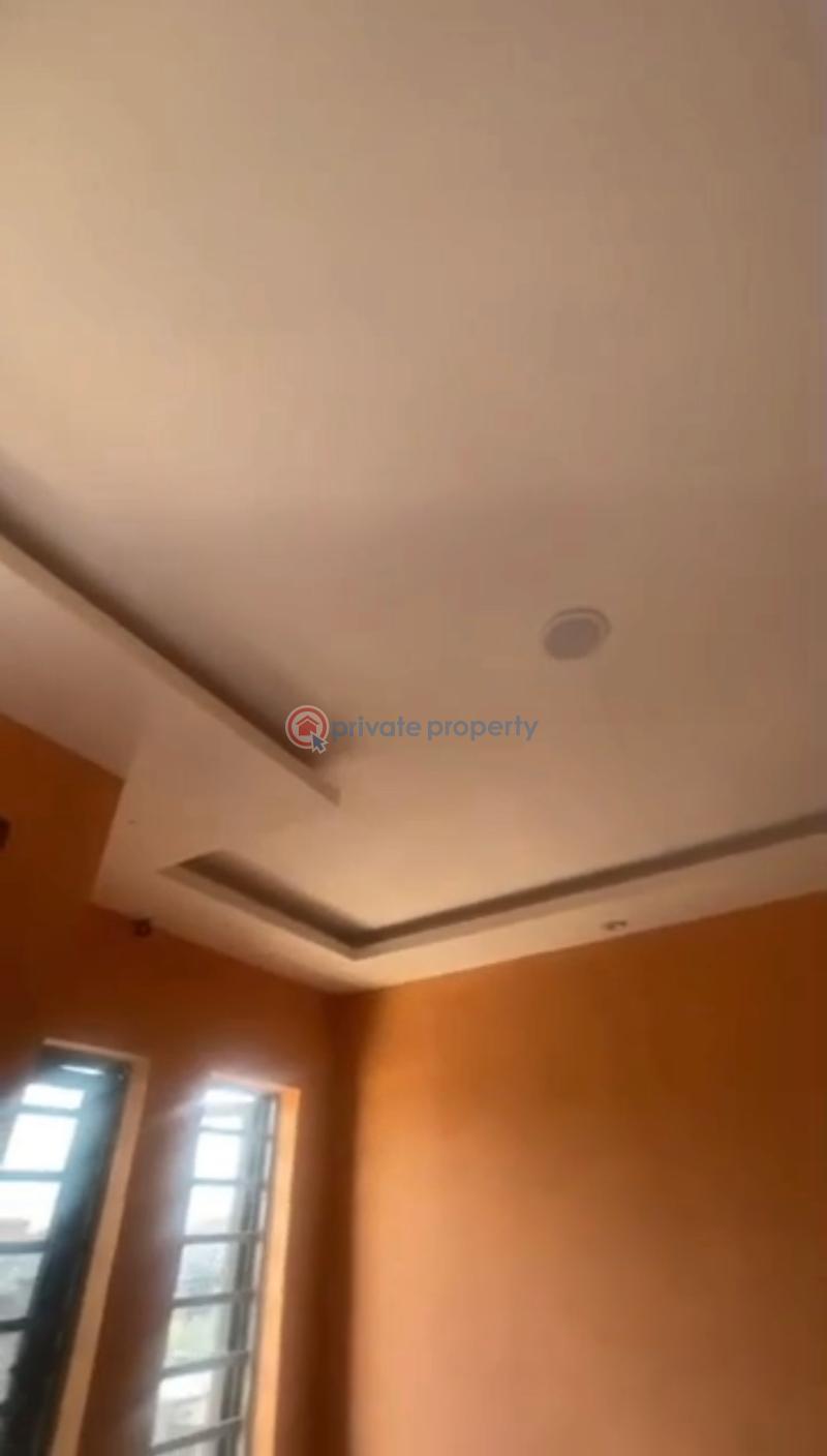 1 bedroom Mini Flat For Rent Adekunle Yaba Lagos - 1