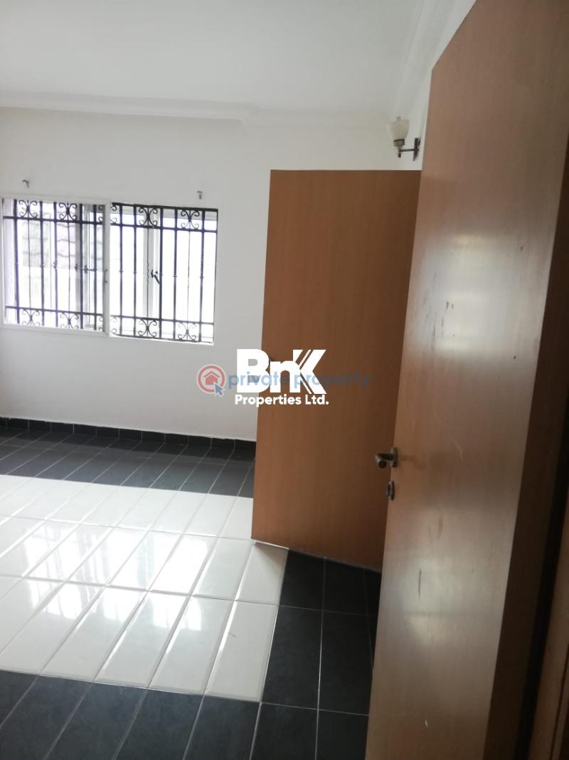 Spacious neat and well maintained 4 bedroom terraced - 2 4 bedroom Terraced Duplex For Rent Ikota Lekki Lagos - 2