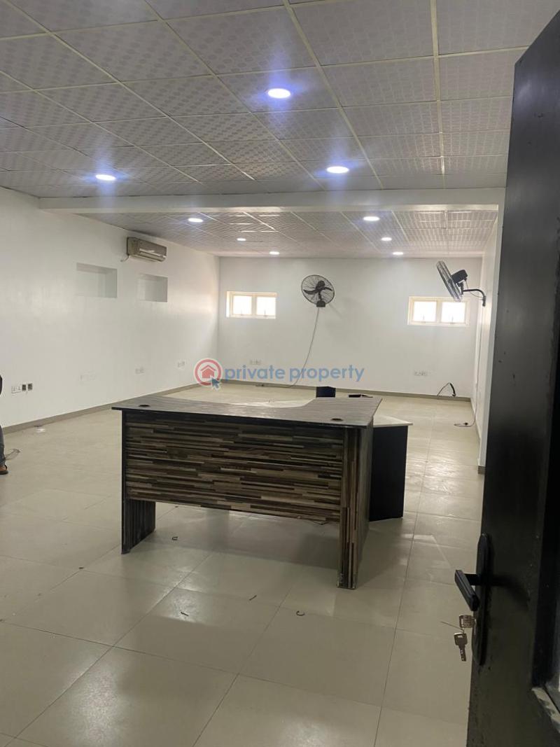 Spacious neat and well positioned office space in a secure estate - 1 Office For Rent Osapa London Lekki Lagos - 1