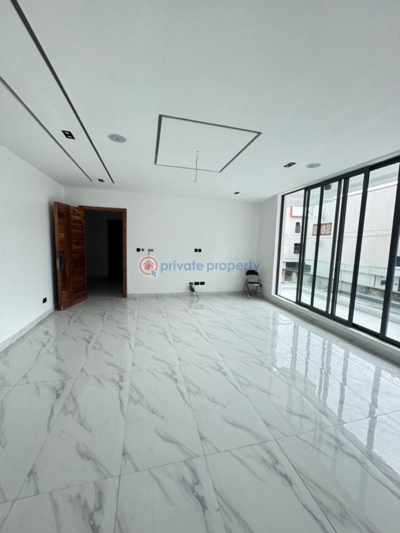 Spacious newly built 2bedroom flat with pool and gym - 6 2 bedroom Block Of Flats For Sale Lekki Phase 1 Lagos - 6