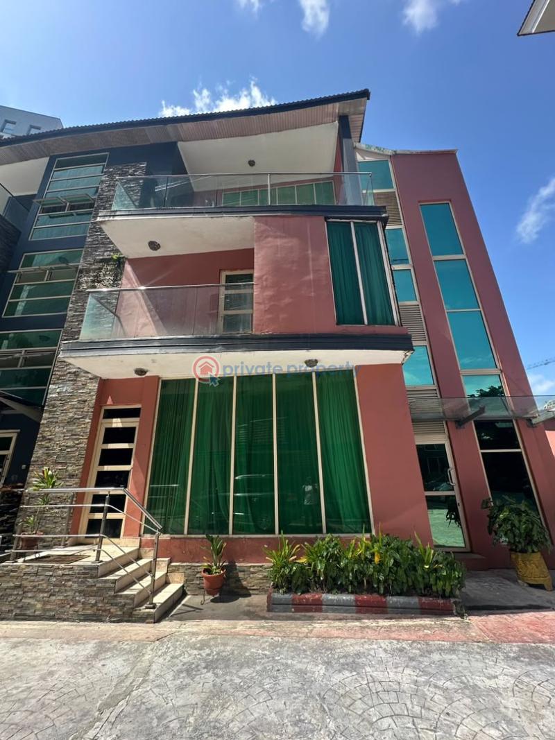 3 bedroom Shared Apartment For Rent Ikoyi Lagos - 1