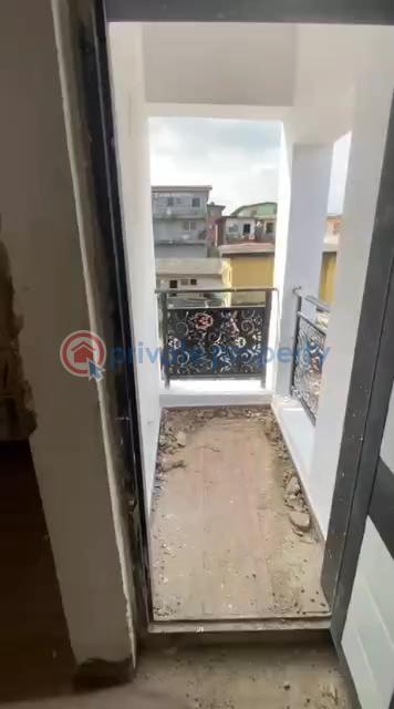 1 bedroom Self Contain For Rent Palmgroove Shomolu Lagos - 4