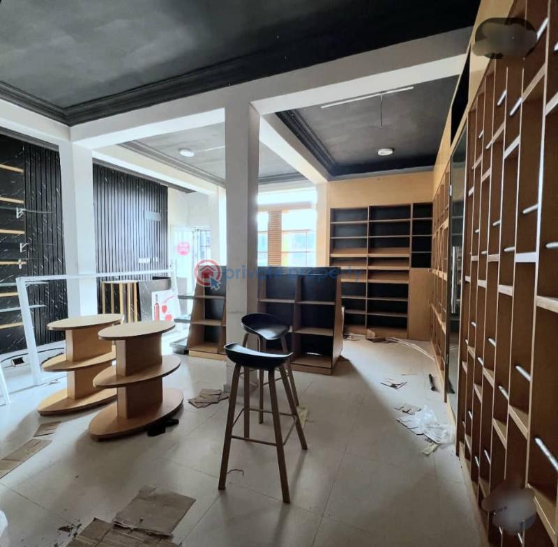 Spacious office/shop space - 1 1 bedroom Shop For Rent Osapa Lekki Lagos - 1