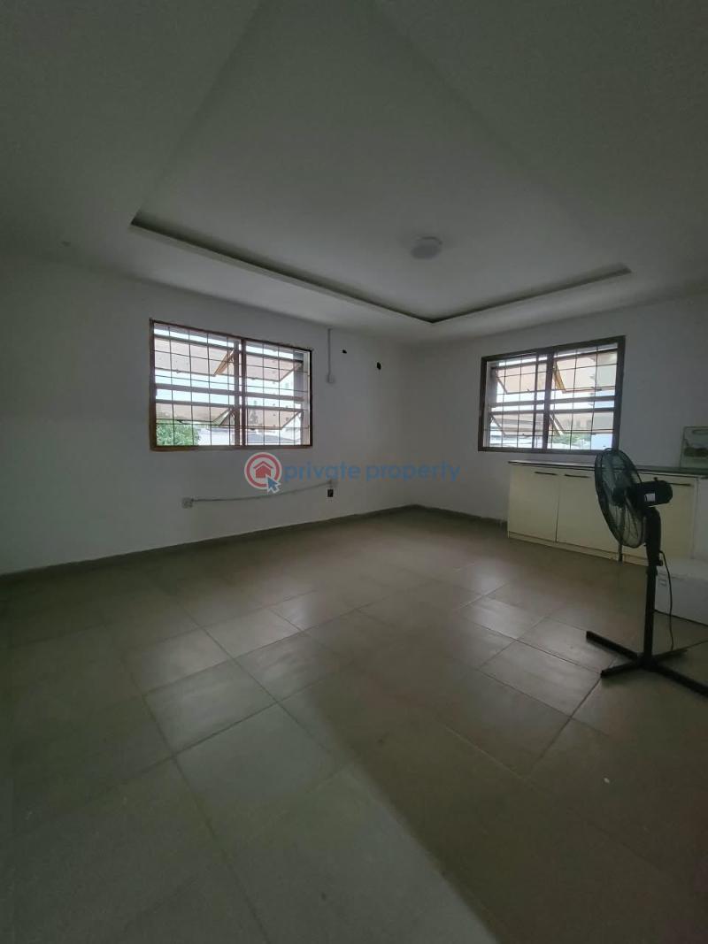 Self Contain For Rent Off Ajose Adeogun Victoria Island Lagos