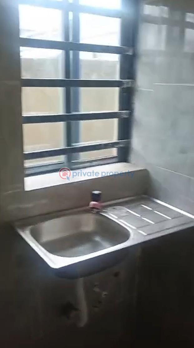 1 bedroom Self Contain For Rent Yaba Lagos - 3