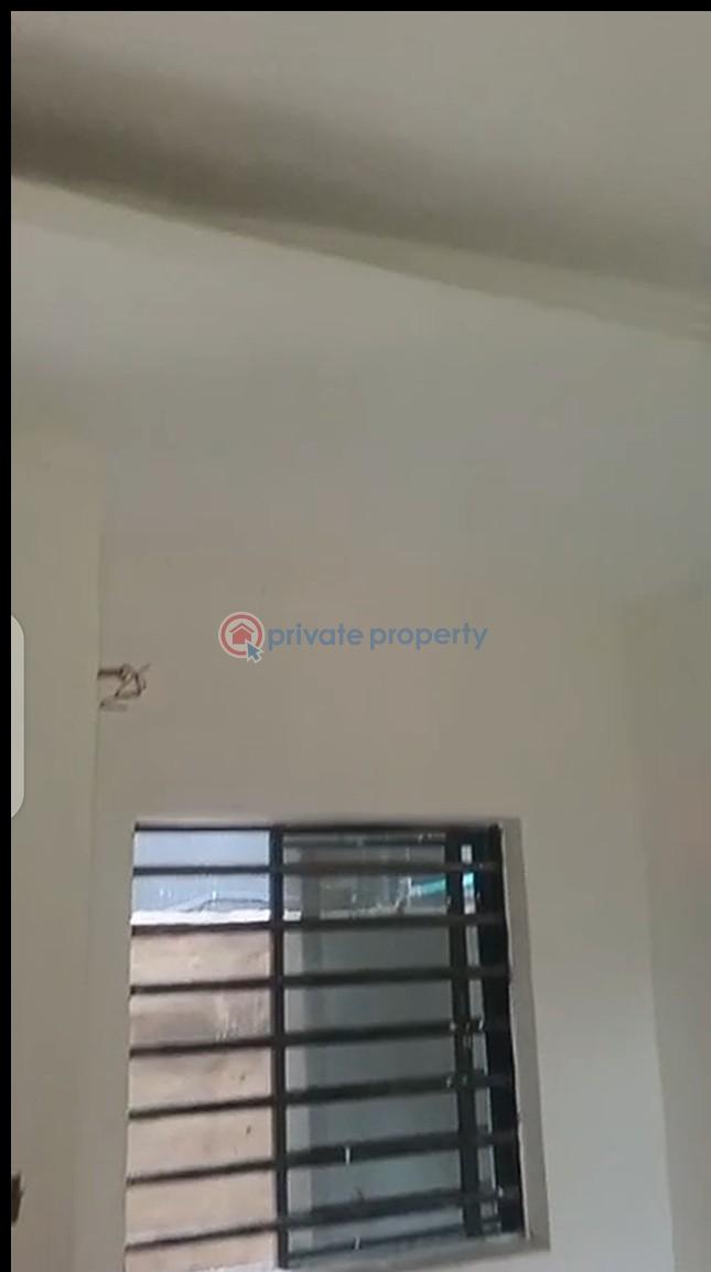 1 bedroom Self Contain For Rent Yaba Lagos - 2