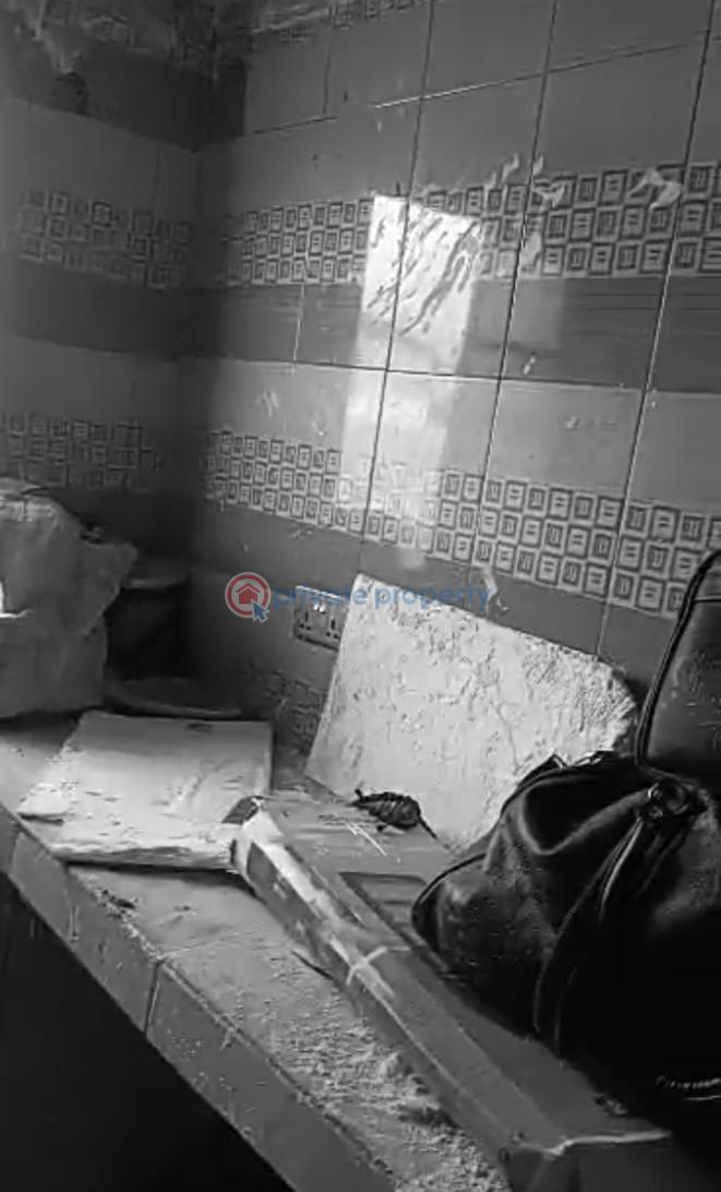 1 bedroom Self Contain For Rent Before Round About Orchid Road Lekki Lagos - 4