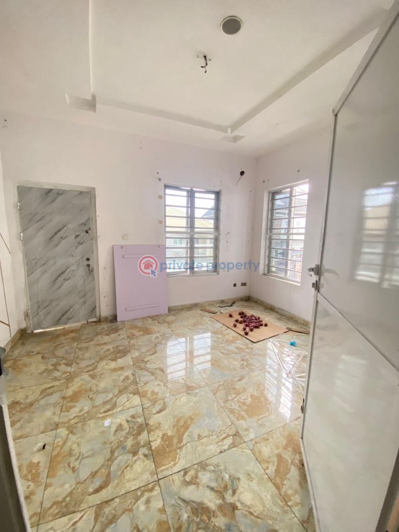 Spacious room (upstairs) - 1 1 bedroom Shared Apartment For Rent Chevron Drive Lekki Lagos - 1