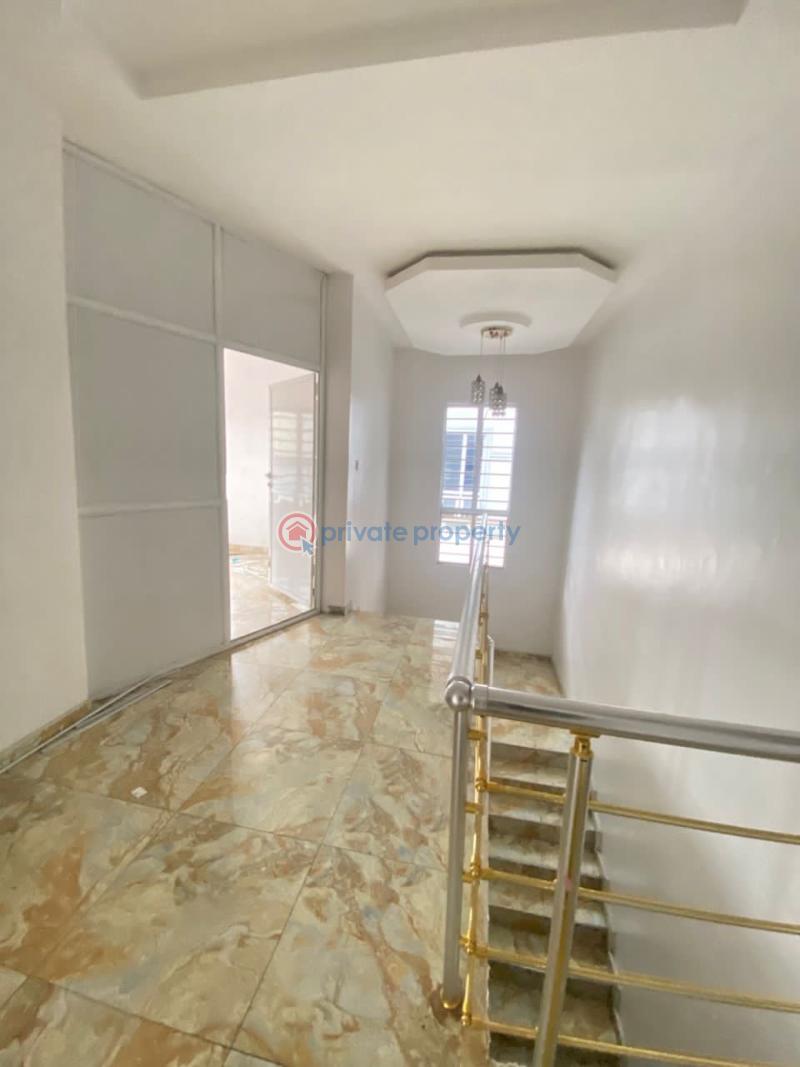 Spacious room (upstairs) - 5 1 bedroom Shared Apartment For Rent Chevron Drive Lekki Lagos - 5