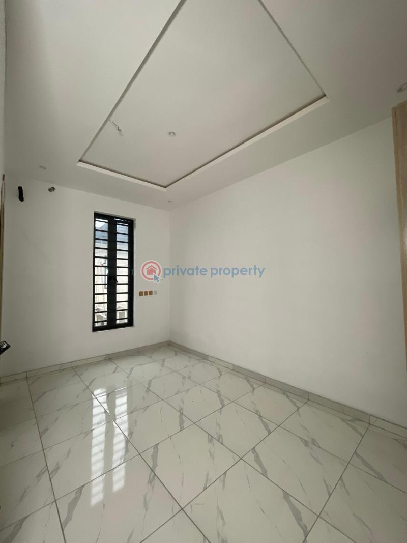 1 bedroom Self Contain For Rent Onike Yaba Lagos