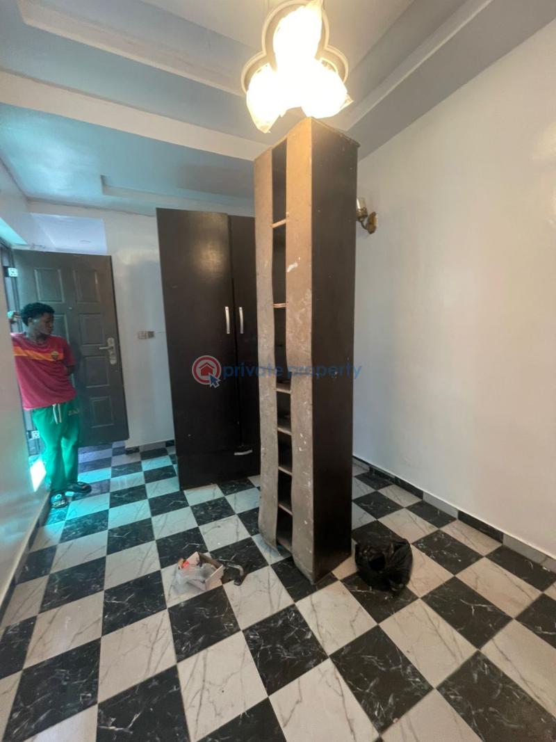 1 bedroom Self Contain For Rent Lekki Phase 1 Lagos