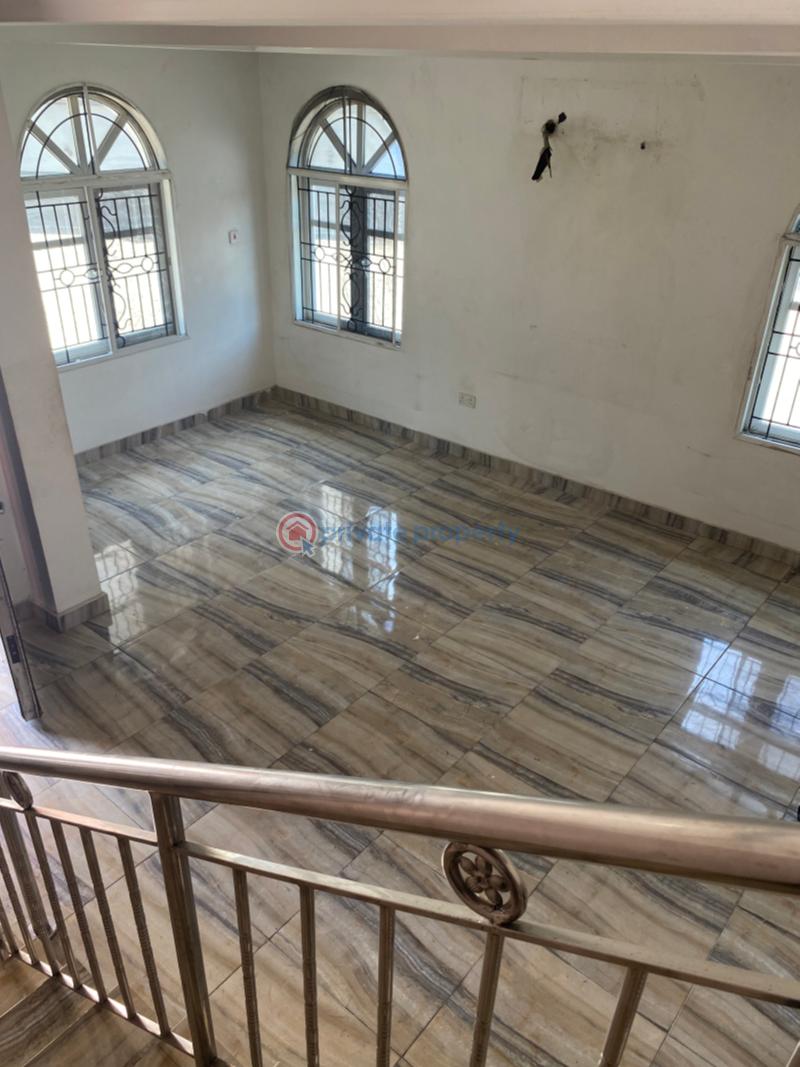 4 bedroom Terraced Duplex For Rent In A Secured Estate Off Freedom Way Ikate Lekki Phase 1 Lagos - 3