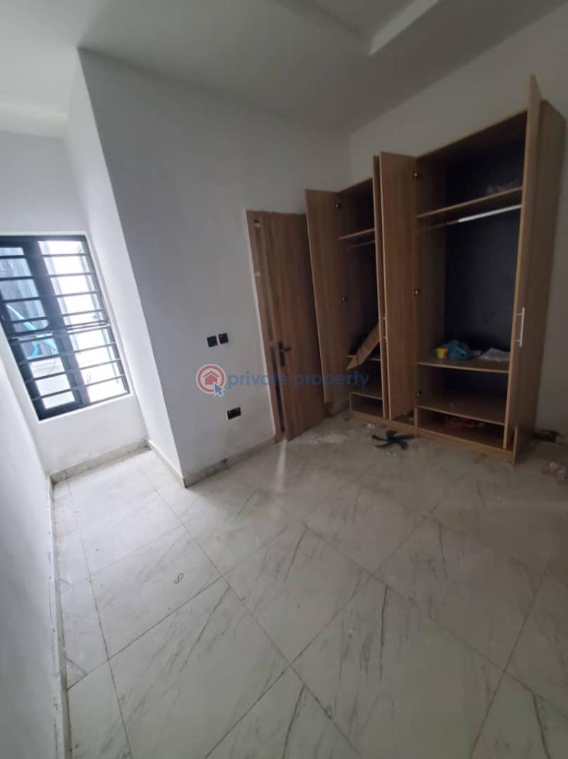Spacious semi master’s bedroom (upstairs) - 1 1 bedroom Shared Apartment For Rent Orchid Lekki Lagos - 1