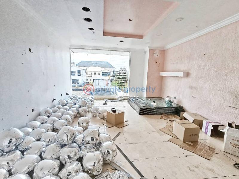 Spacious shop space for rent - 1 1 bedroom Shop For Rent Lekki Phase 1 Lagos - 1