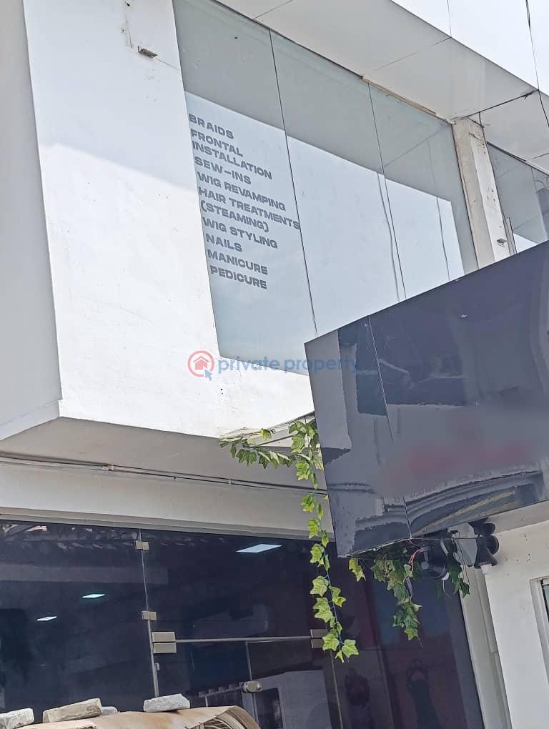 Spacious shop space for rent - 3 1 bedroom Shop For Rent Lekki Phase 1 Lagos - 3