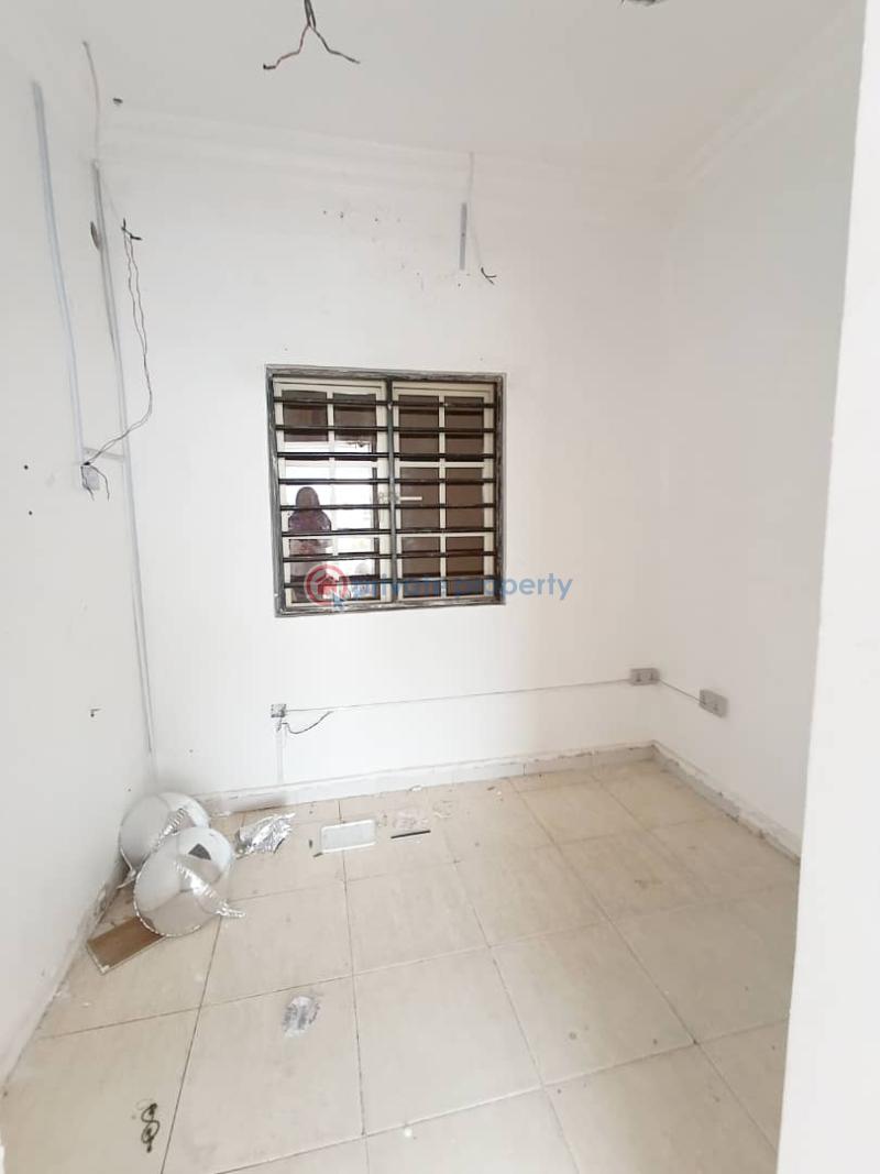 Spacious shop space for rent - 2 1 bedroom Shop For Rent Lekki Phase 1 Lagos - 2