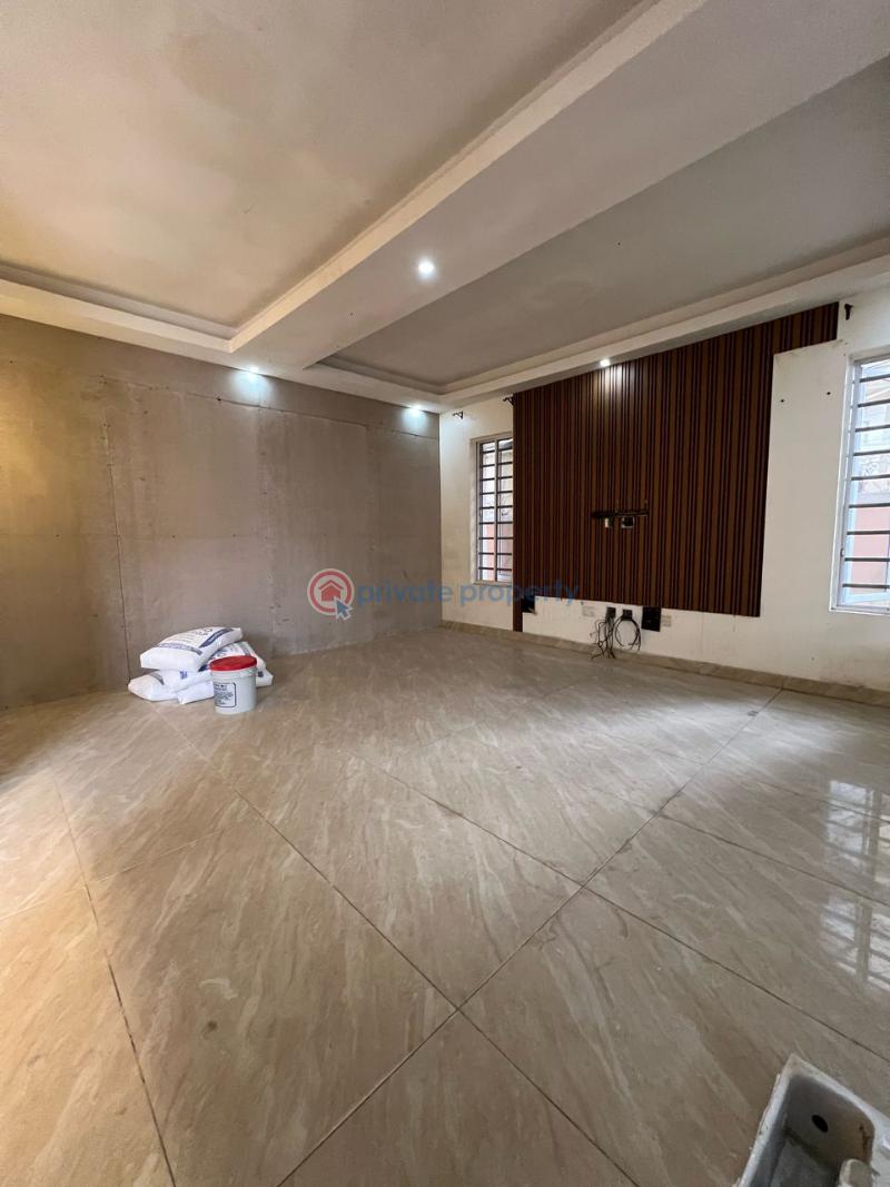 1 bedroom Self Contain For Rent Chisco Ikate Ikate Elegushi Lekki Lagos - 3