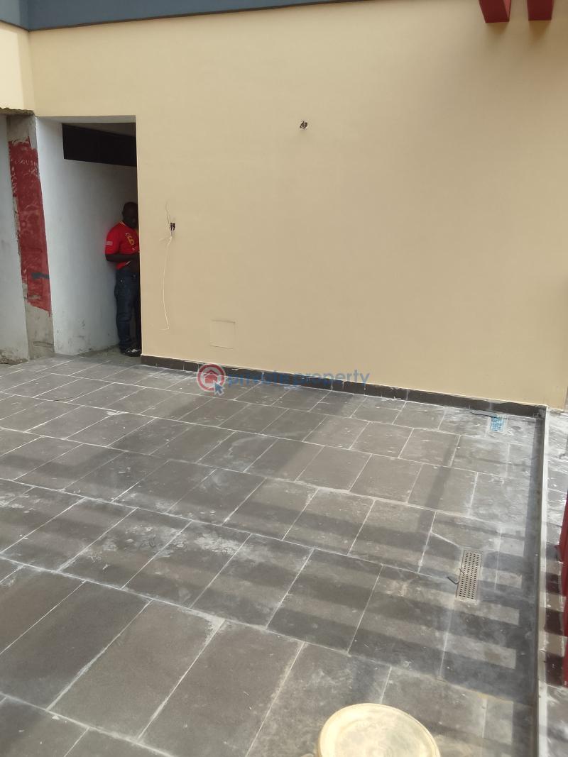 2 bedroom Block Of Flats For Rent Chemist Akoka Yaba Lagos - 3