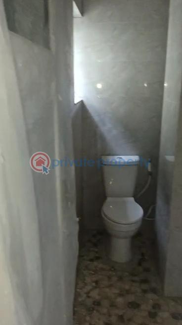 2 bedroom Block Of Flats For Rent Alagomeji Yaba Lagos - 9