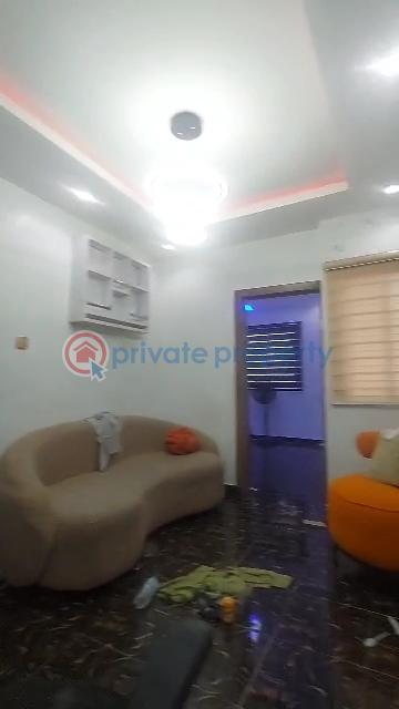 Spacious upstairs miniflat - 1 1 bedroom Mini Flat For Rent Off Market Street, Shomolu Onipanu Shomolu Lagos - 1