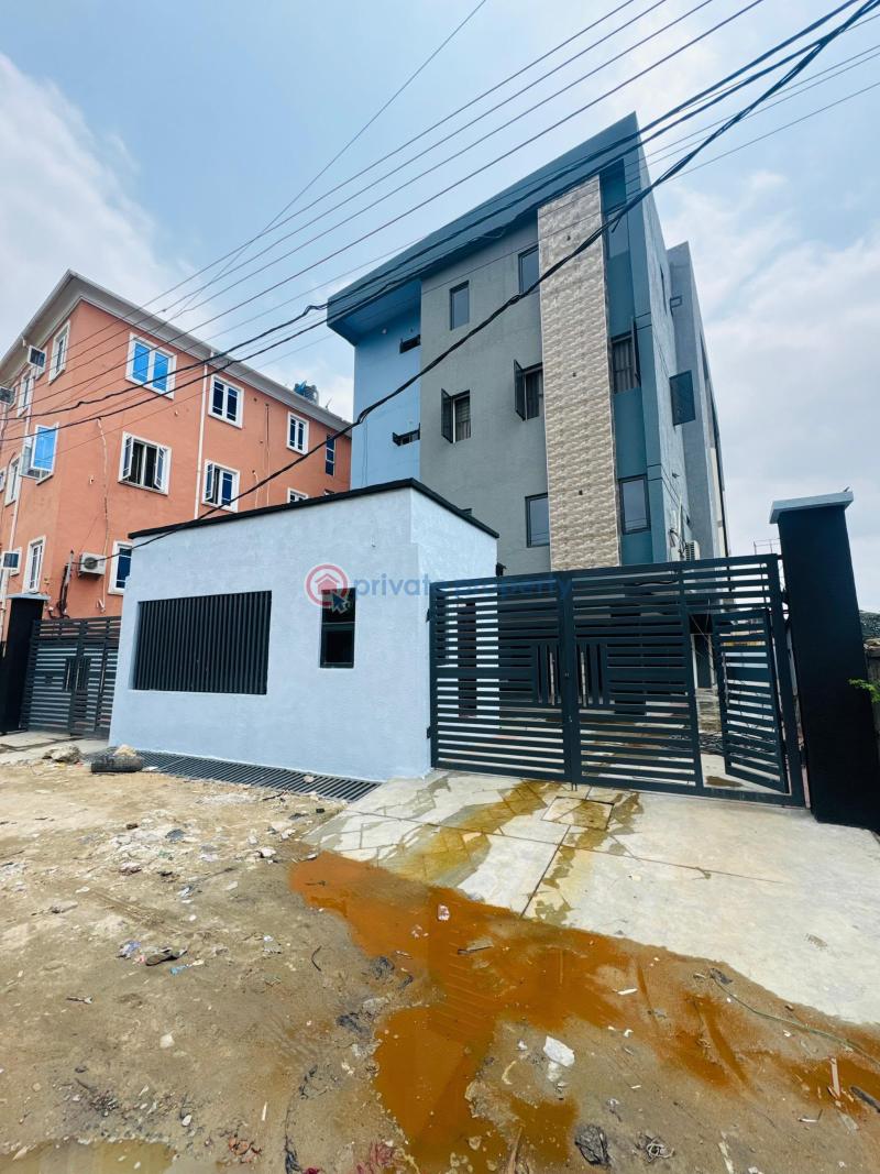2 bedroom Block Of Flats For Sale Surulere Lagos - 2
