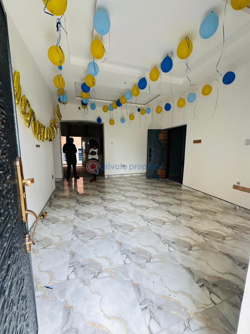 2 bedroom Block Of Flats For Sale Surulere Lagos - 6