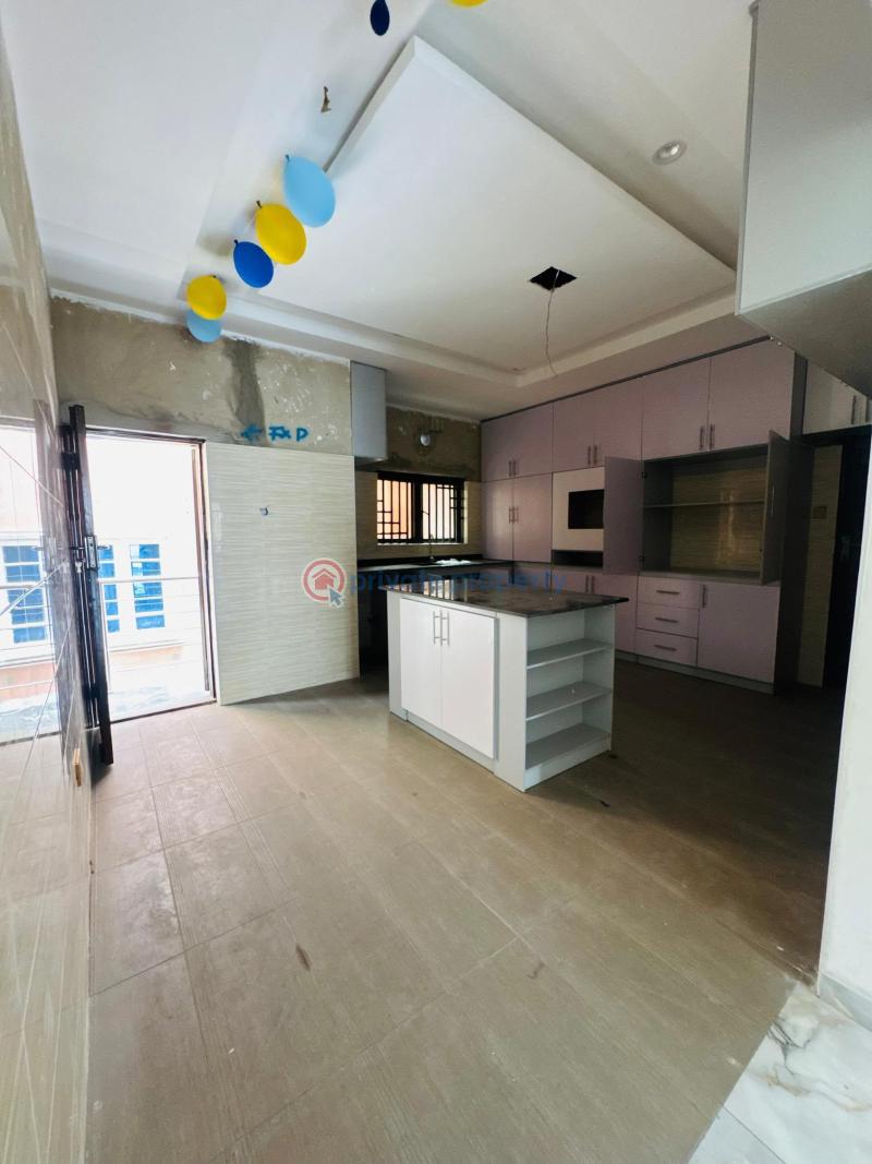 2 bedroom Block Of Flats For Sale Surulere Lagos - 5