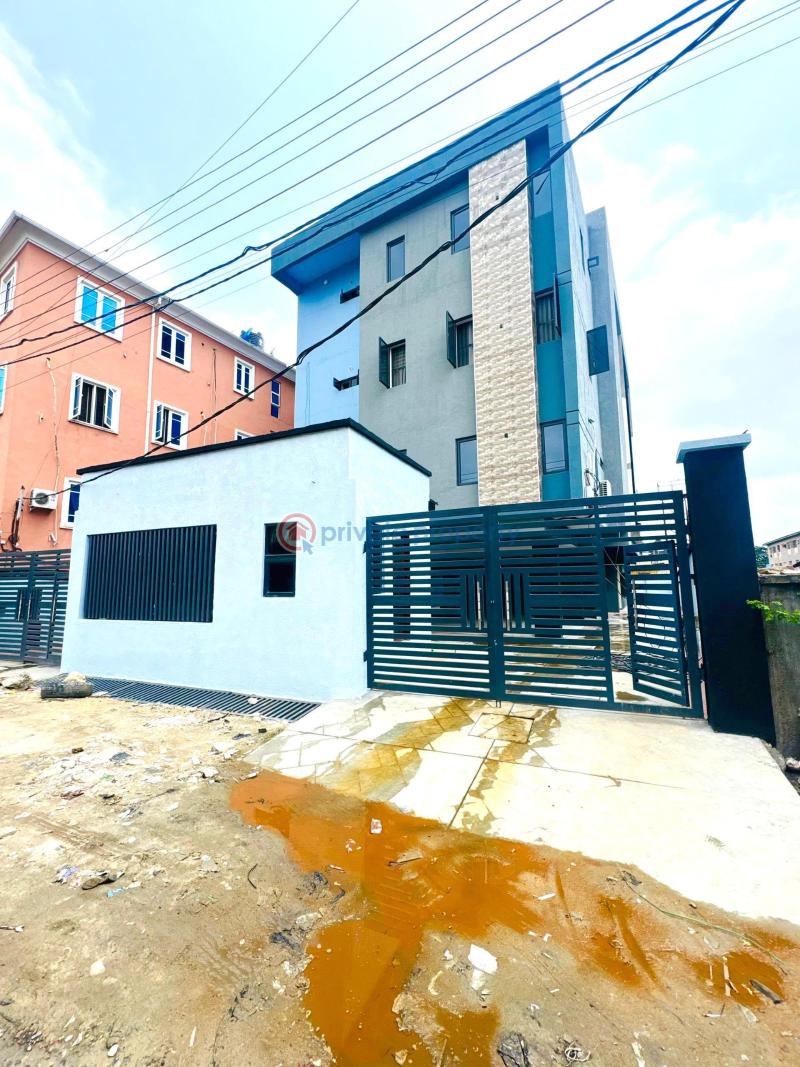 2 bedroom Block Of Flats For Sale Surulere Lagos - 0