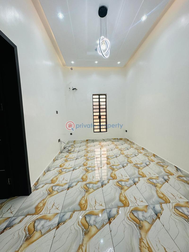 Spaciously 5 bedroom fully detached duplex with bq with swimming pool - 8 5 bedroom Detached Duplex For Sale Gbagada Lagos - 8