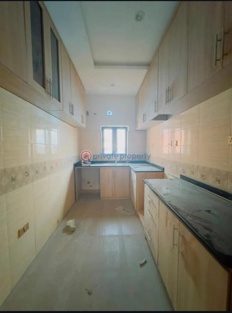 2 bedroom Block Of Flats For Sale Surulere Lagos - 7