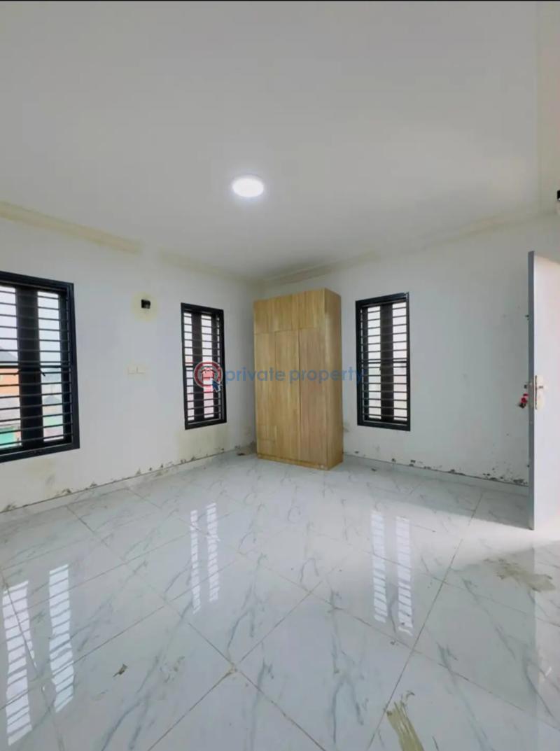 2 bedroom Block Of Flats For Sale Yaba Lagos - 1