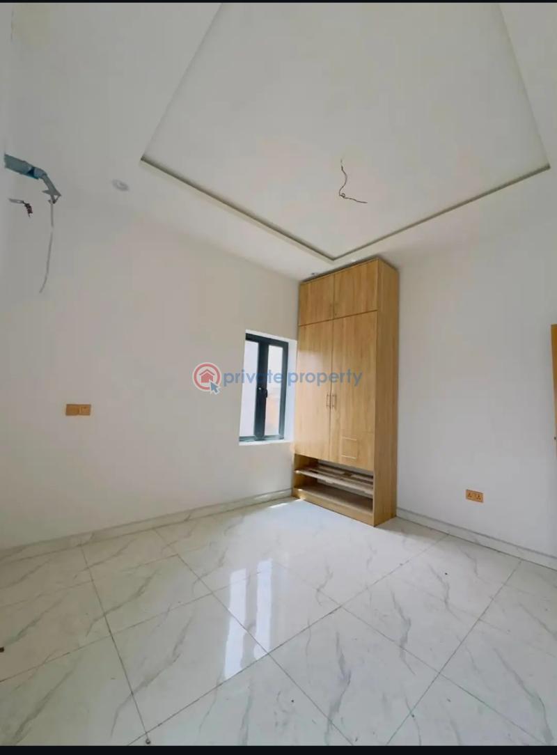 2 bedroom Block Of Flats For Sale Surulere Lagos - 5
