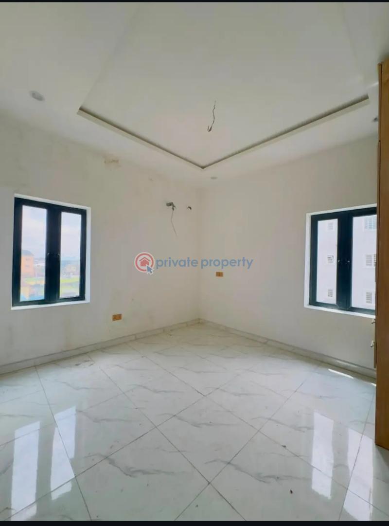 2 bedroom Block Of Flats For Sale Surulere Lagos - 3