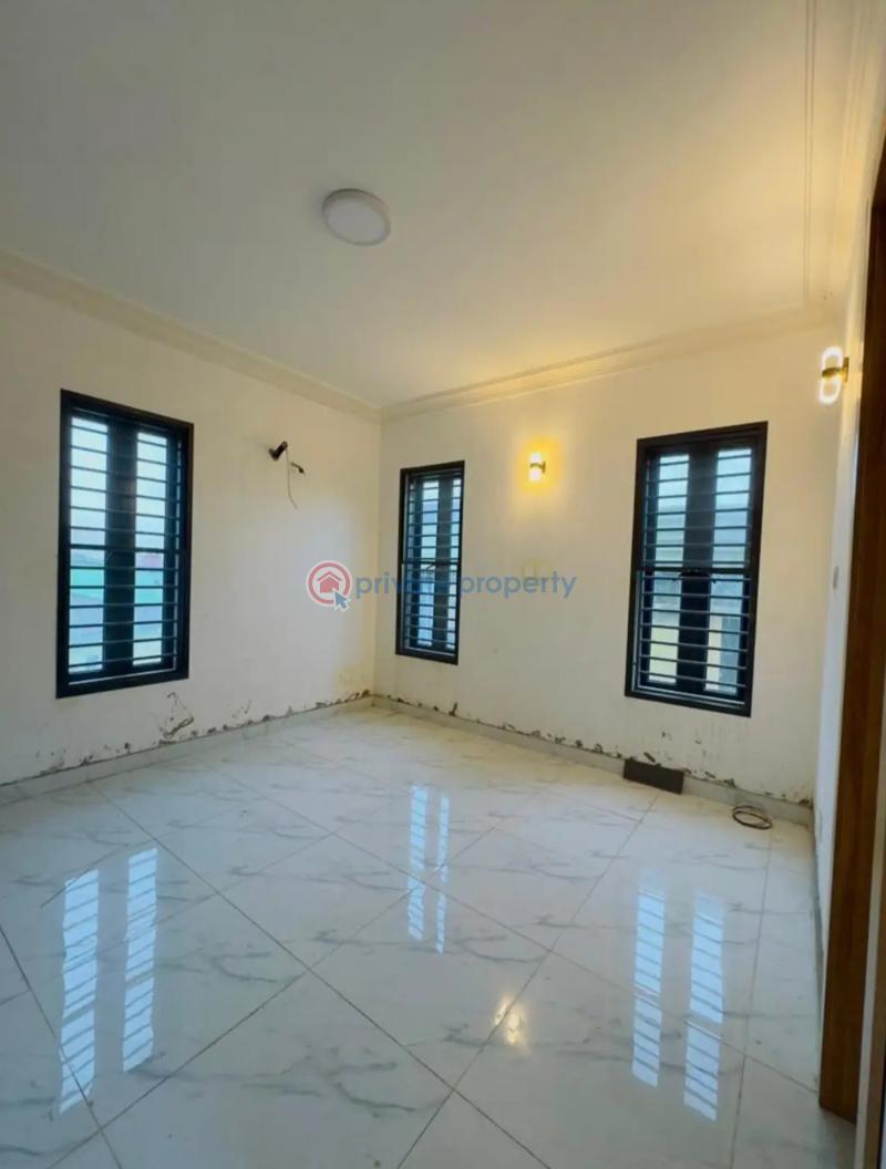 2 bedroom Block Of Flats For Sale Yaba Lagos - 5