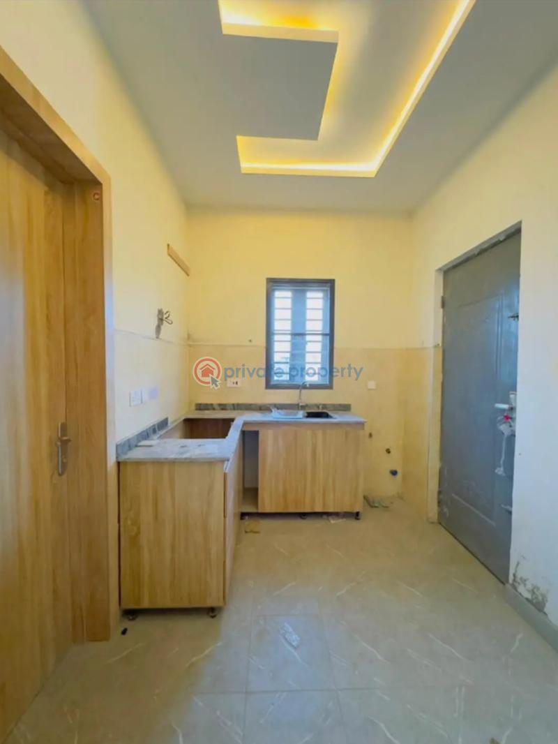 2 bedroom Block Of Flats For Sale Yaba Lagos - 10