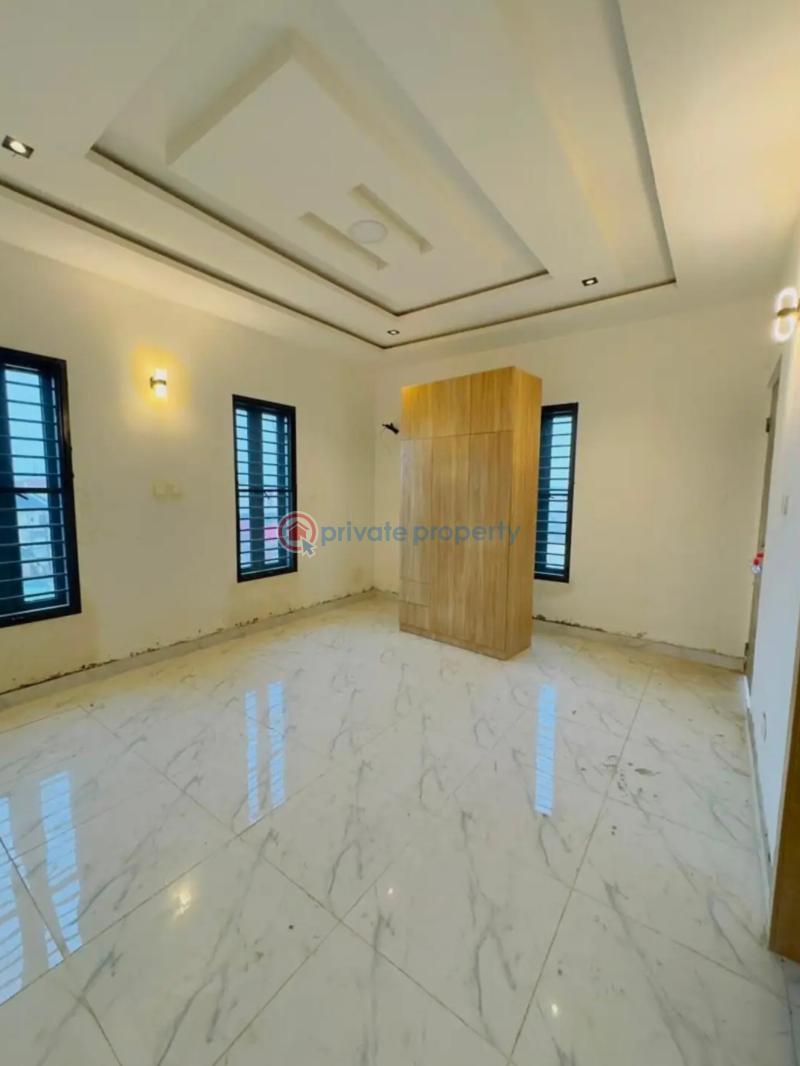 2 bedroom Block Of Flats For Sale Yaba Lagos - 4