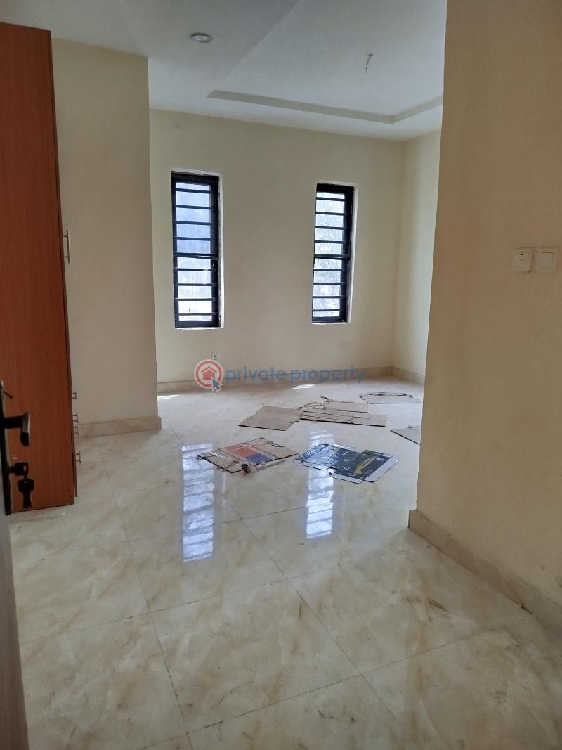 3 bedroom Block Of Flats For Sale Alagomeji Yaba Lagos - 11