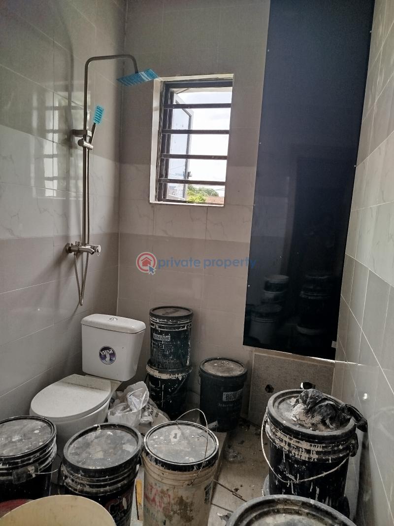 3 bedroom Block Of Flats For Sale Alagomeji Yaba Lagos - 9