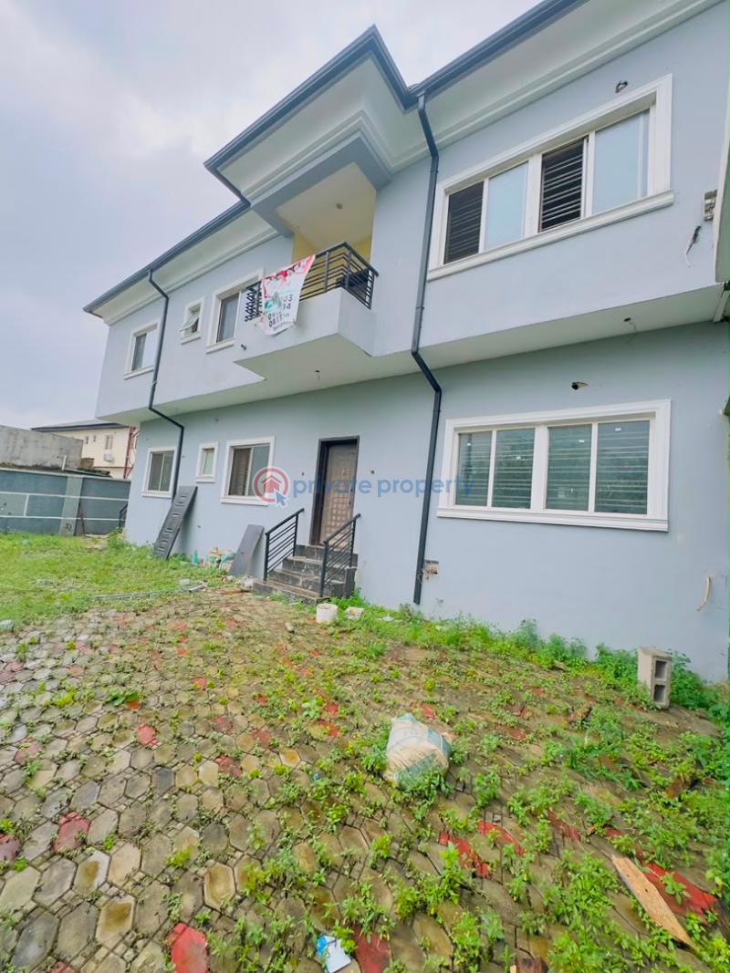 3 bedroom Semi detached Duplex For Sale Spaciously Built 3 Bedroom Semi Detached Duplex With Bq In A Call To Access Estate, Magodo Gra Phase 1 Magodo GRA Phase 1 Ojodu Lagos - 1