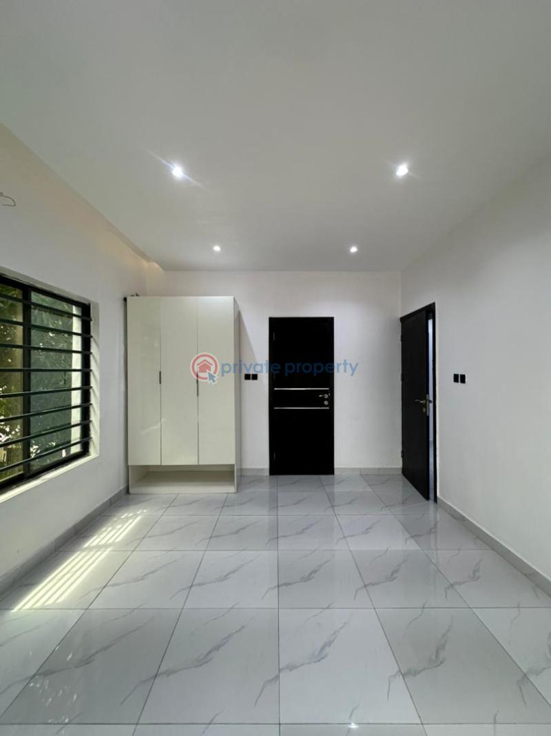 Spaciously built 3bedroom apartment with bq and elevator - 6 3 bedroom Block Of Flats For Sale Lekki Phase 1 Lagos - 6
