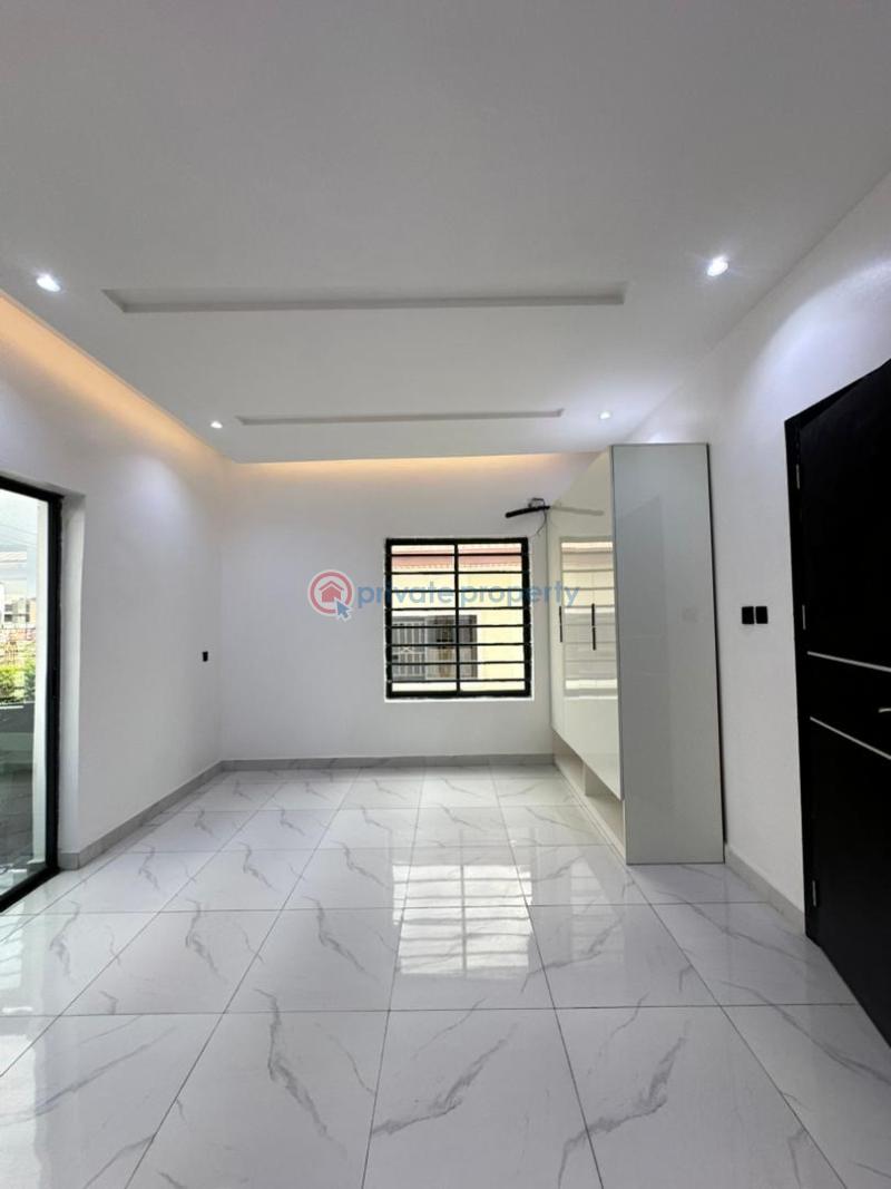 Spaciously built 3bedroom apartment with bq and elevator - 13 3 bedroom Block Of Flats For Sale Lekki Phase 1 Lagos - 13