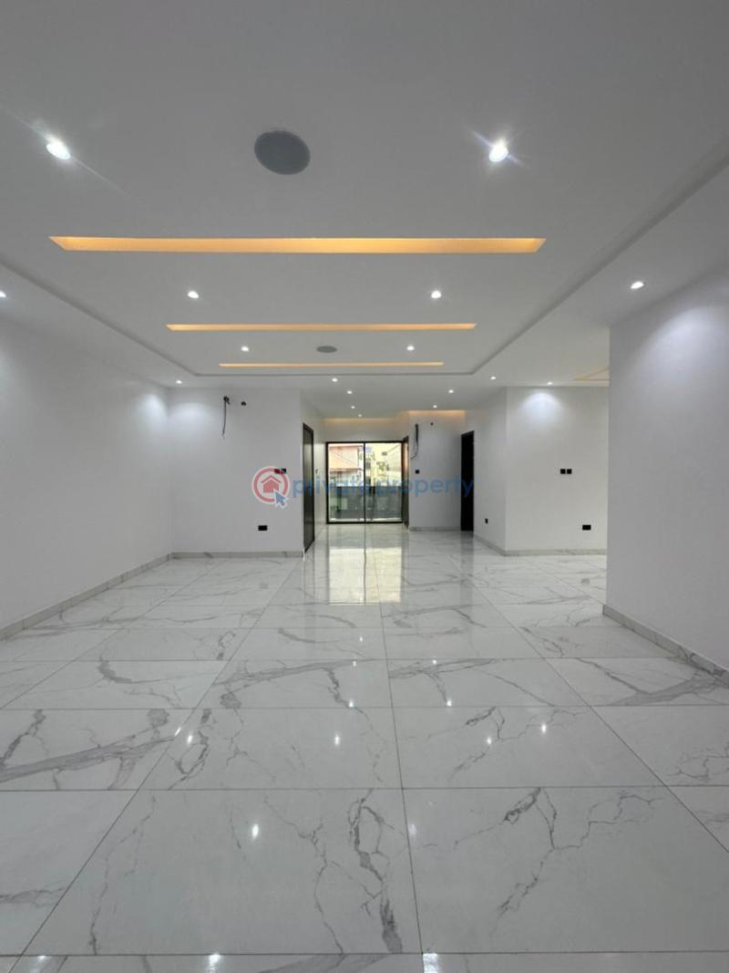 Spaciously built 3bedroom apartment with bq and elevator - 2 3 bedroom Block Of Flats For Sale Lekki Phase 1 Lagos - 2