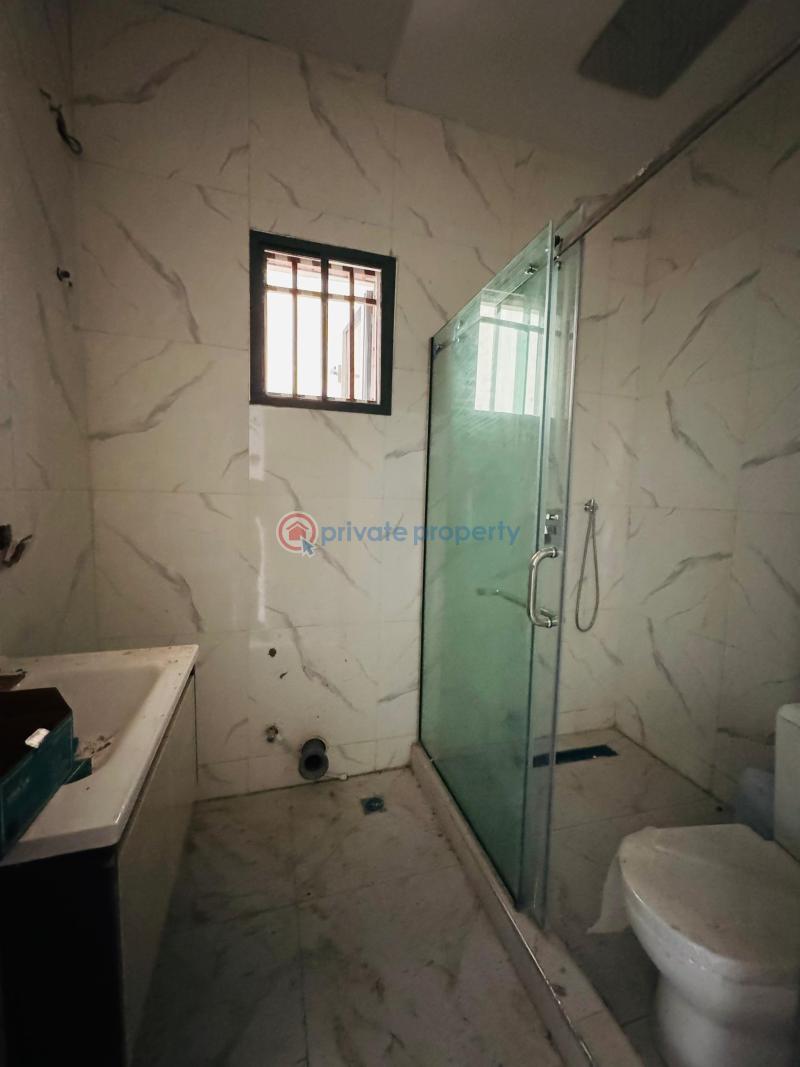 4 bedroom Block Of Flats For Sale Spaciously Built 4 Bedroom Apartment With A Bq, Gym, Communal Pool And Elevator Ikeja GRA Lagos - 17