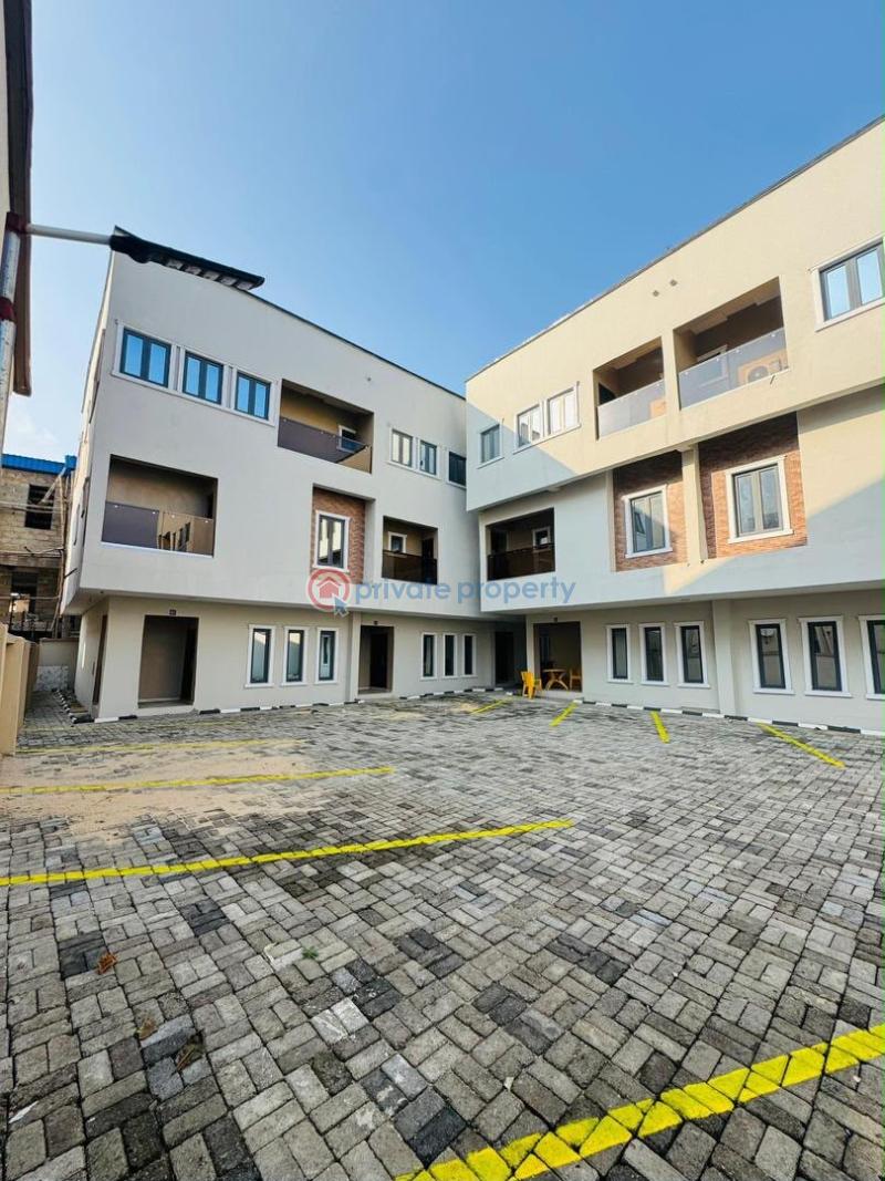 4 bedroom Semi detached Duplex For Sale Spaciously Built 4 Bedroom Detached Duplex Gbagada Lagos - 9
